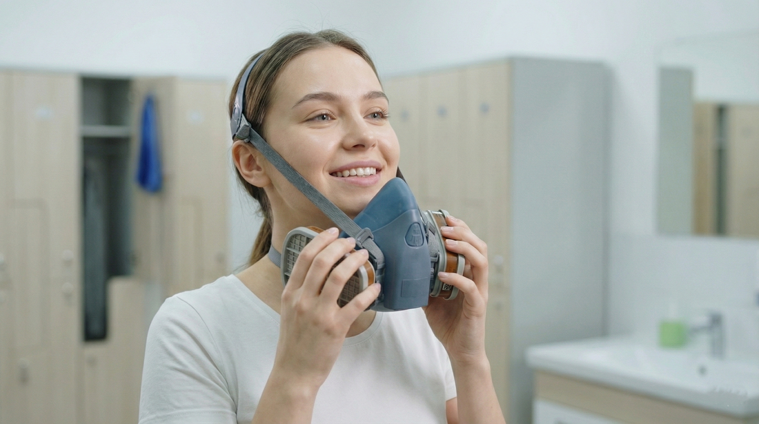 Stop the Itch: The Hypoallergenic Respirator Solution for Sensitive Skin & "Maskne"